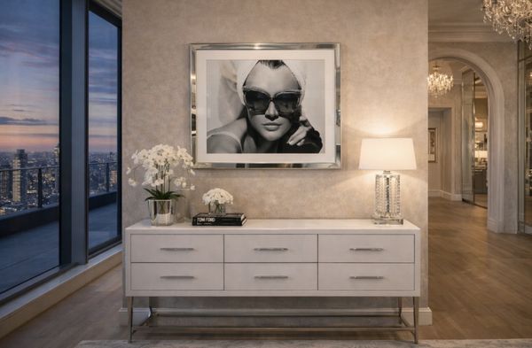 Gaby Fling bilde fra Eichholtz 60% avslag  utstillingsmod